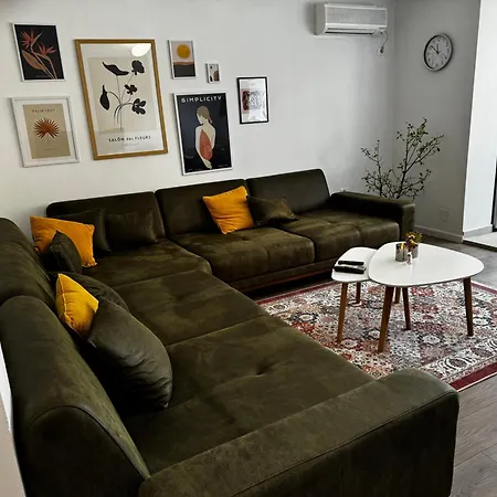 Siera Tirana